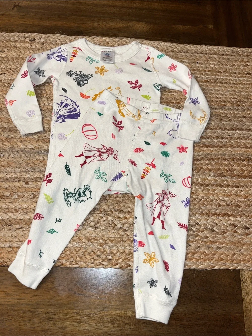 Hanna Andersson pajama set size 18-24m long sleeve Frozen ll